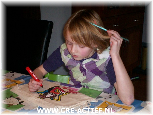 Kinderfeestje Textielschilderen Merijn 8jr IJsselstein 26-1-2011 4218.jpg