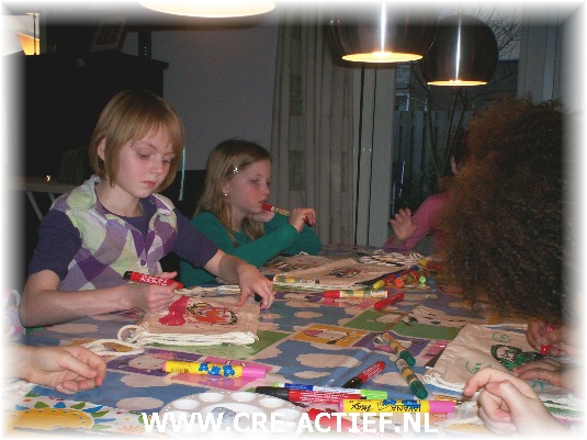 Kinderfeestje Textielschilderen Merijn 8jr IJsselstein 4222.jpg